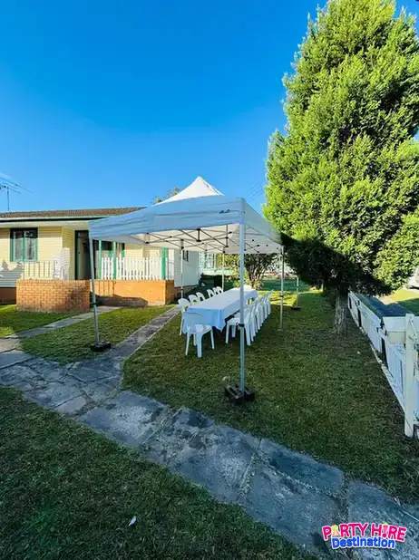 4mx8m Pop Up Marquee w/ White Roof - Image 2